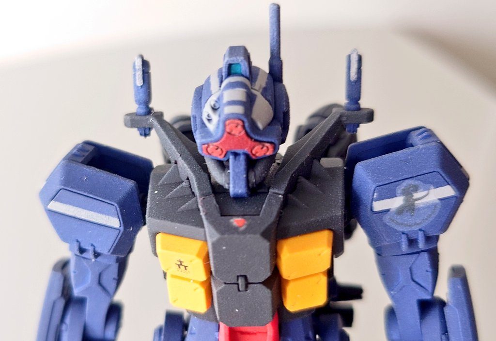 ヘッドはグレーラインを追加して専用機っぽく塗装。