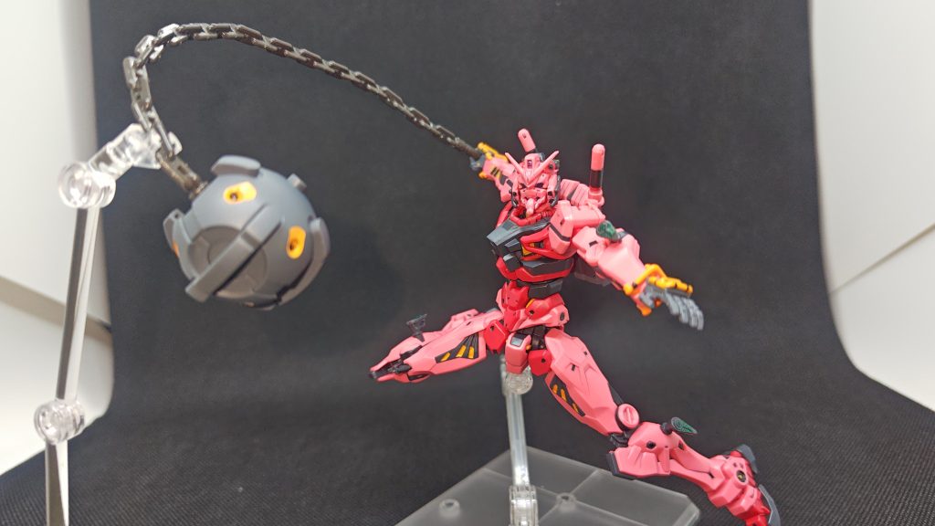 ハンマーを振り回して···