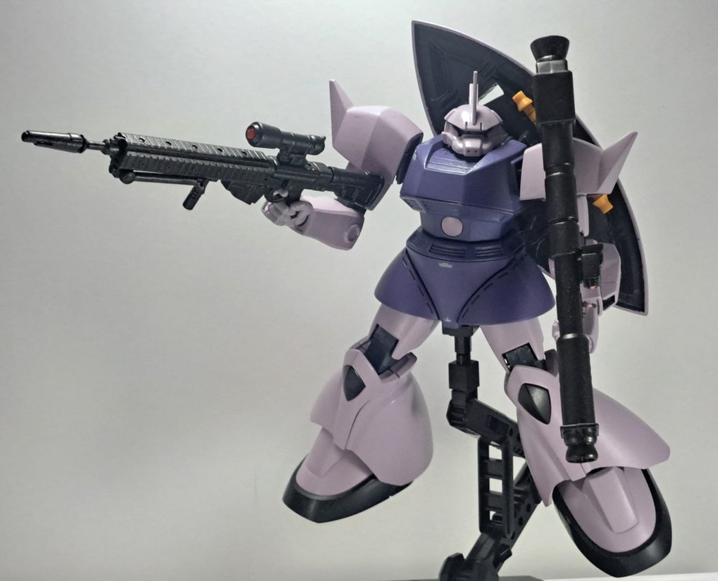 テストパイロットも兼任している技術士官が乗り、試製ビームライフルやビームバズーカなどの運用試験も行うという設定です。