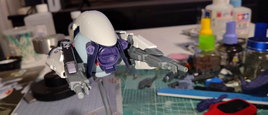 砲身はジムカーディガンのキャノンを使用し頭部のバイザーはキハールⅡの肩部分を使用しました。 