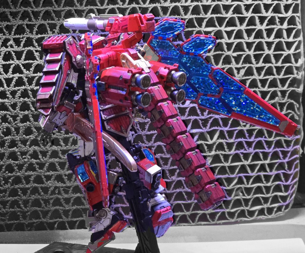 グラスフェザー装備も武者ガンダムと親和性が高く違和感なく纏める事ができたと思います。