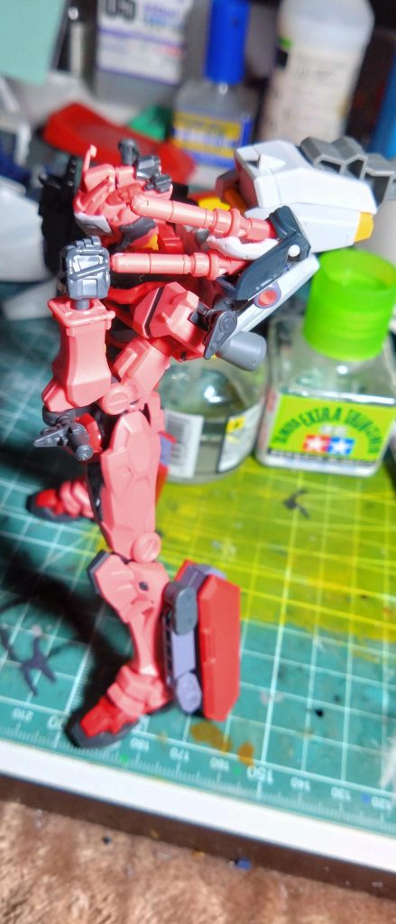 ビームサーベルラックはHGのアトラスガンダムの肩と30mmのジョイントパーツで作製しました。Netflixの復讐のレクイエムのガンダムEXのビームサーベルラックを参考にしましたw 