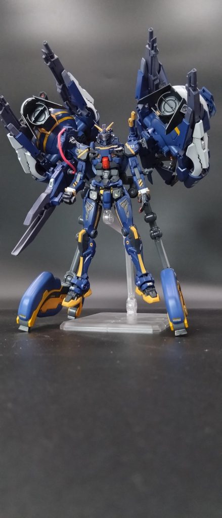 一年戦争時赤い彗星のシャア・アズナブルと灰色の幽霊のシャリア・ブルのNT部隊によるMAV戦術とビットオールレンジ攻撃で多大な損害を与えられた連邦軍は今後ジオンのNT専用MSに対抗できるよう自軍にも連邦専用サイコミュ兵装の開発に至った。