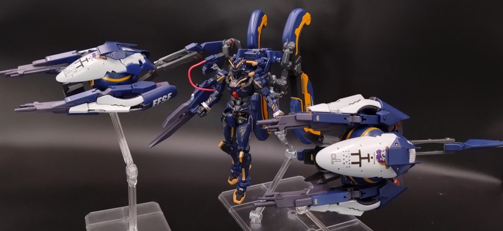 第四兵装の活躍は戦後ギレン・ザビに仕え信奉者・親衛隊エギーユ・デラーズはジオン勝利後妹キシリアの政治的対立を暗殺を恐れ隠居し何もしないギレンの姿に絶望し嫌気をさしてしまったデラーズは武装蜂起再度コロニーを落としてジオンの威厳を強くするためにコロニー奪還・地球に落とす星のくず作戦を計画を立てていた。しかしとあるジオンの元海兵隊の女性将校内部リークのおかげ極右派外郭部隊ティターンズの耳に入りペガサス級アスワン一隻サラミス２隻の部隊でデラーズ派を壊滅任務をこの黒いガンダム　第三・四兵装の混合兵装にまかされた。