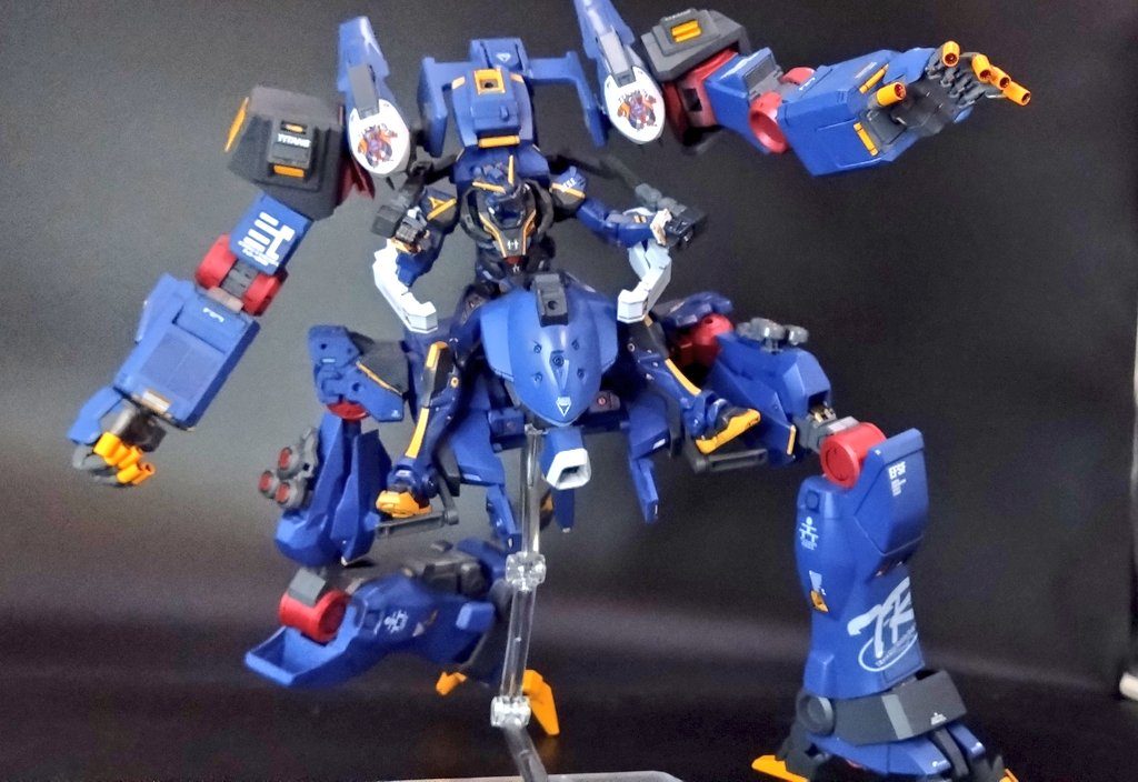 ミコシ腕部ビーム砲はコントロールグリップを介して黒いガンダムのマニュピレーターよって制御しており、発射可能なんとドゥーはその腕部から大型ビームソード形成することも可能だがこの機体にはそんな装備はなくおそらくドゥーの謎のNT能力『イデ』の力が発生したと開発局長A野H明が語っていたという・・