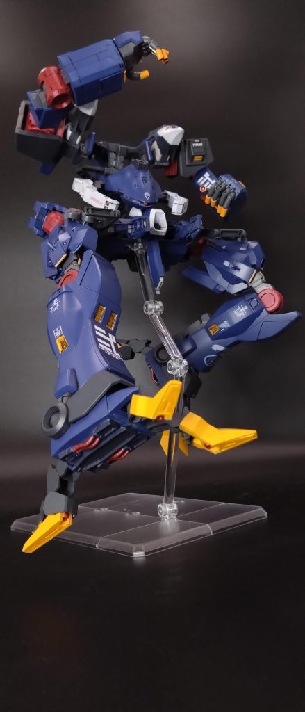 戦闘プログラミングに特殊な格闘が入っていてミコシがミノフスキー・クラフト最大出力で垂直に飛び上がったのち急降下し飛び蹴りをかますという戦闘プログラムがあるのだが、これはH明局長の好きなロボアニメの必殺技を再現し見たいと無茶ぶりされたとか・・・・