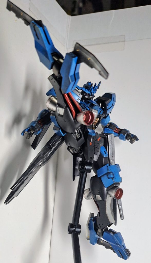 黒い部分のウェザリングがかなり難しく感じたので、今後の課題です。