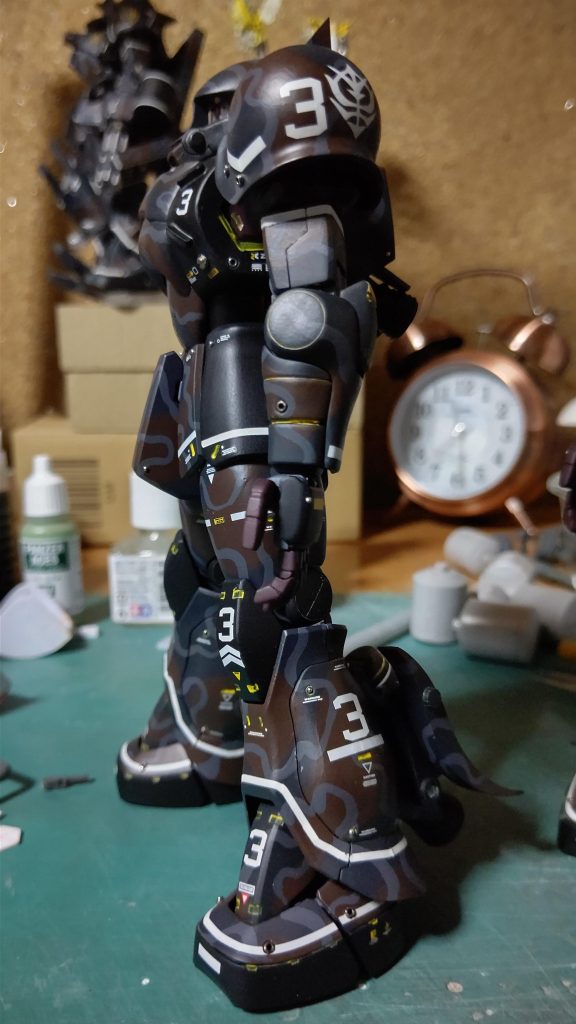 横です。ver2.0の肩アーマー、昔は気にならなかったたんですが、これ作った辺りから合わないんじゃないか?と思うようになって、こちらを付けるようになってきました。まるっこくてかわいいです。