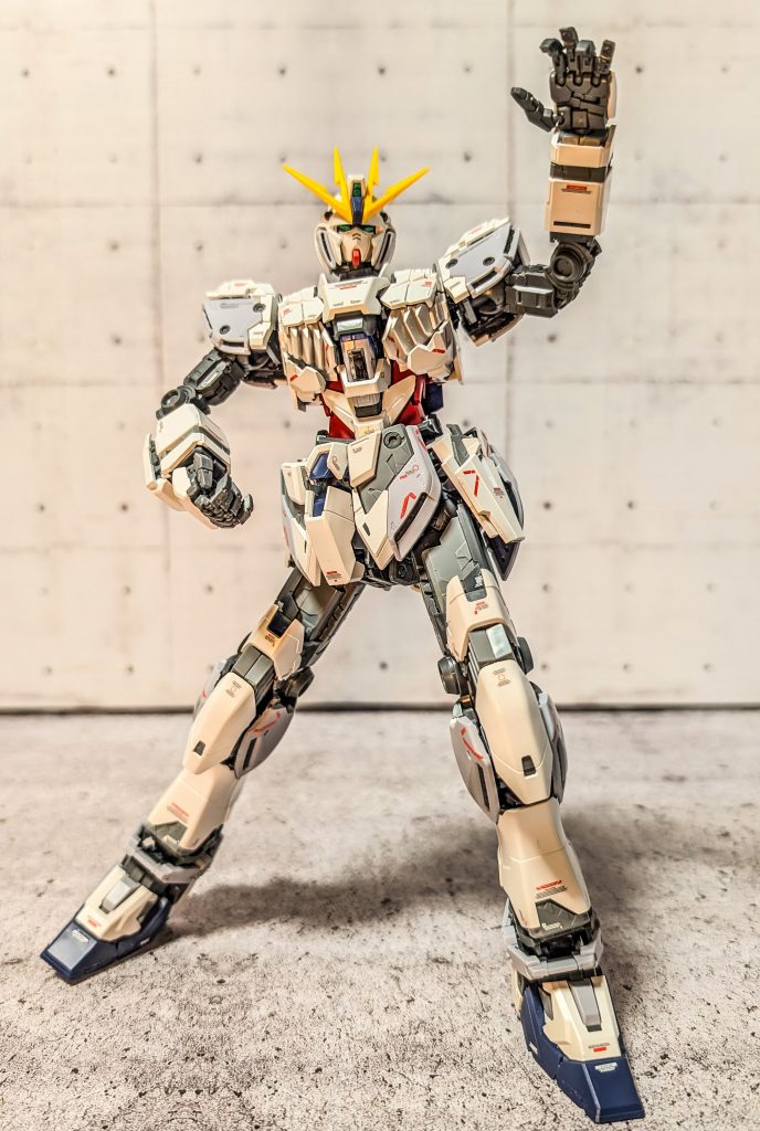 だ、大丈夫なのか？所々むき出しで、何て華奢なスタイル…