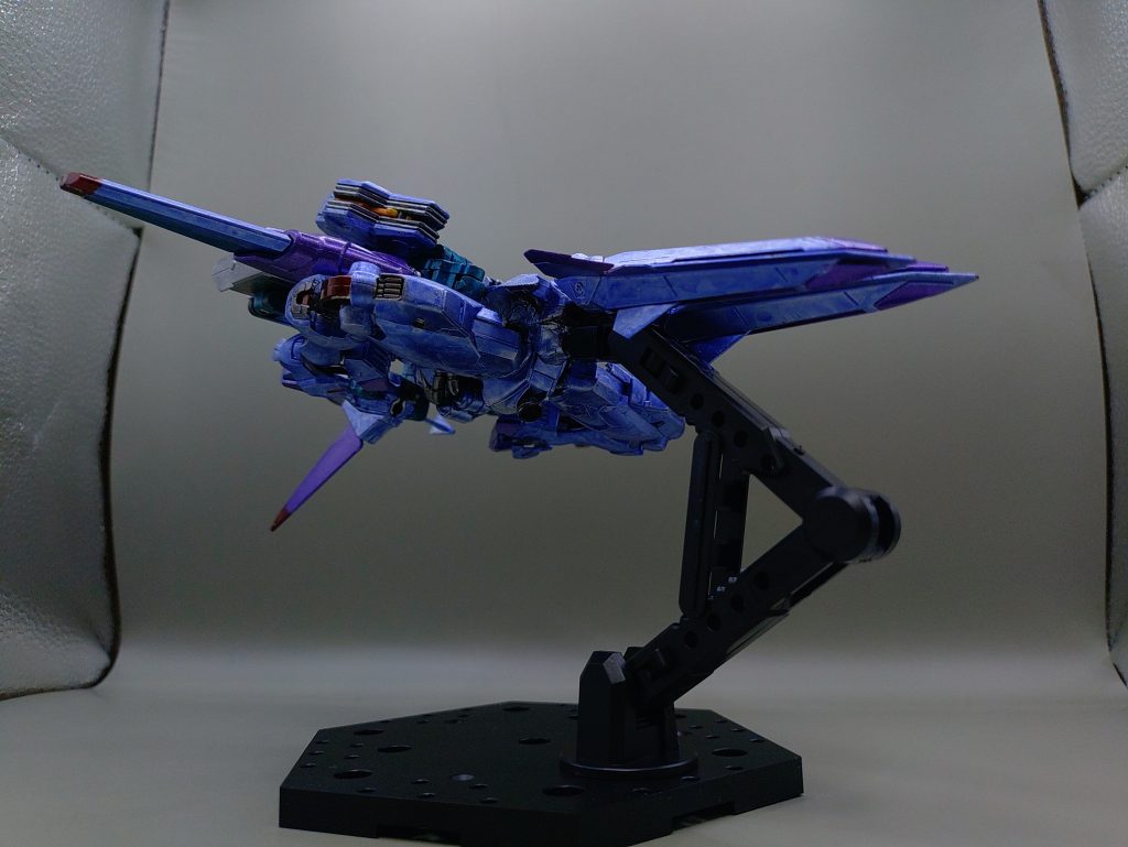 ◯サイドジークアクス世界らしい、近未来的な戦闘機に仕上がっていると思います。あの世界の技術力は一体どうなっているんだ…