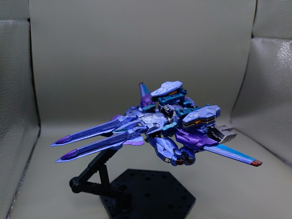 ◯ザクスピード有重力下で、単機で長時間飛行し戦闘が可能な量産機を開発するために作成された試験機。試験のために現行の量産機であるザクを使用している。