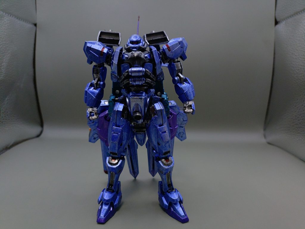 ◯正面有重力下でも飛行を可能とするMS開発の実験機として開発。ザクを中心に様々な実験用機器が装備されている。