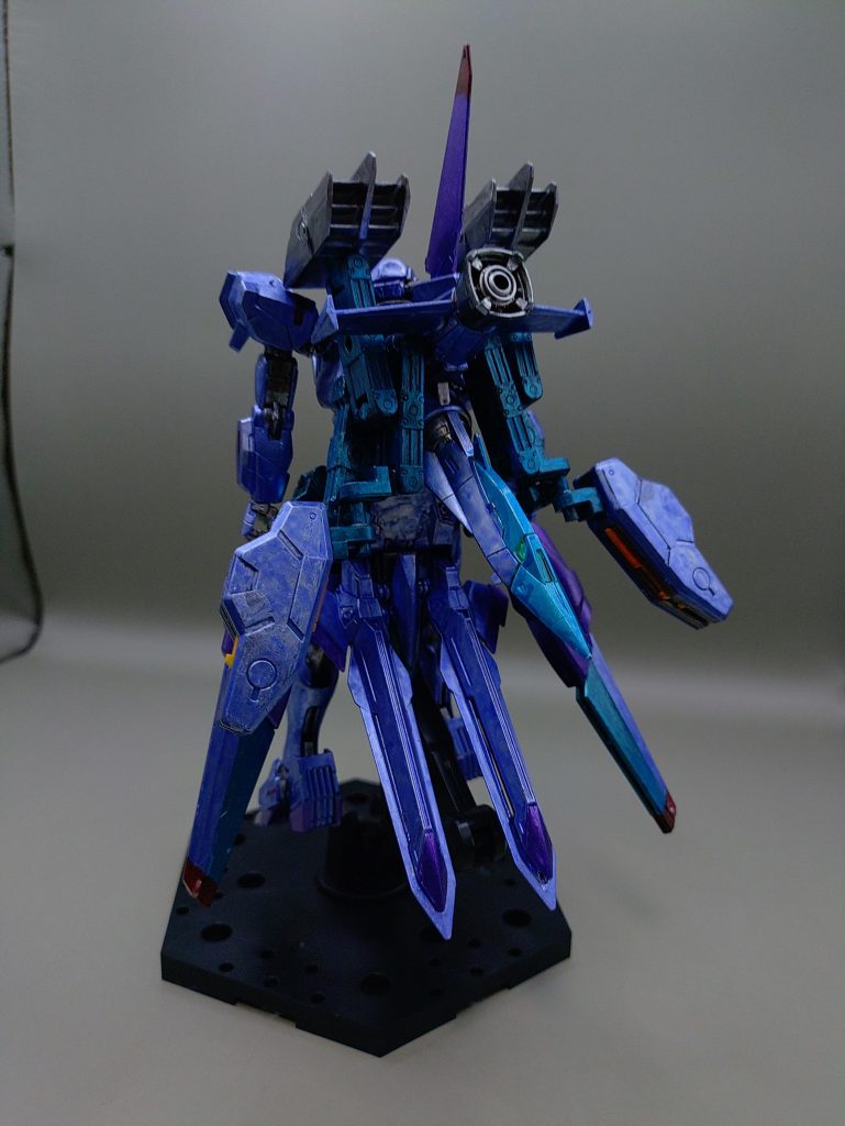 ◯マルチスカイバックアップこの機体のもう一つの試験要素である、バックアップシステム。状況によって装備を入れ替える事が可能で汎用性を高めている。通常は高機動用を装備する。