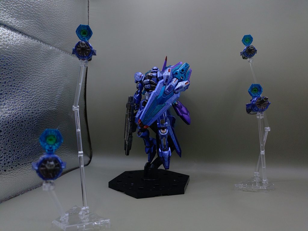 ◯武装・ビームサーベル×2・機首ビームガン◯その他外付け装備・ザクマシンガン・大型ビームライフル◯特殊装備・ネオシールドビット・マルチスカイバックアップシステム