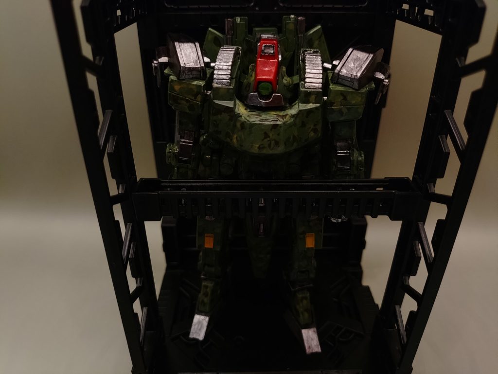 Project-Z 次世代NT専用機作成計画試作壱号機　リック・ディアス裏ネーム、γガンダムを持つ、次世代NT専用ガンダムの試験として、クワトロ・バジーナが率先して開発した機体。ちょうど新世代の量産機を求めていた時期でもあり、高性能量産機という事で開発されたが高価すぎるのと整備の複雑さから量産は見送られた。機体カラーは人によって様々だが、当時ゲリラ的な活動をおこなっていた為、迷彩となっています。