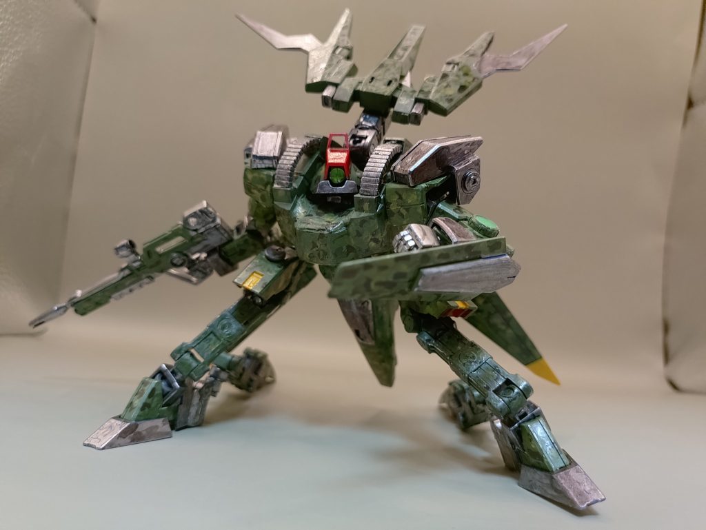 ◯ホバーモードアクション姿勢を低くして重心を落として、安定した高速移動をおこないます。　飛行による高速移動は燃費が激しい為、地上でも高速移動が可能なように取り入れられたモードです。