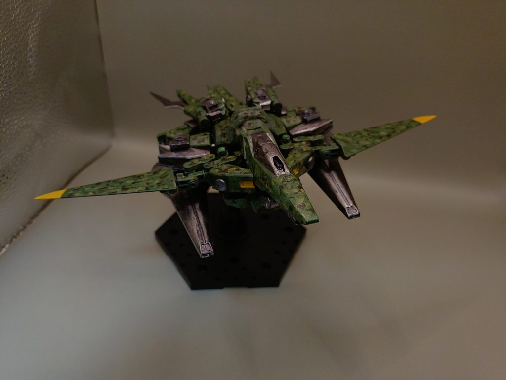 ◯バインダーを装備した状態で変形ランダムバインダーを装備した状態でも変形は可能です。ただ、野暮ったいシルエットになるので、本来のリック・ディアスの事を考えるといい感じですが、私は外したスマートな飛行形態の方が好きです。