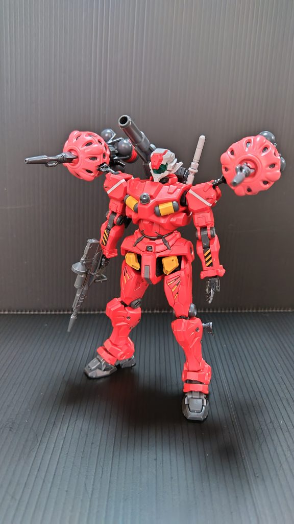 肩などを見てもしや？と思い、赤いガンダムくんからブンドドしてみたビット……。やはり、つけられました。