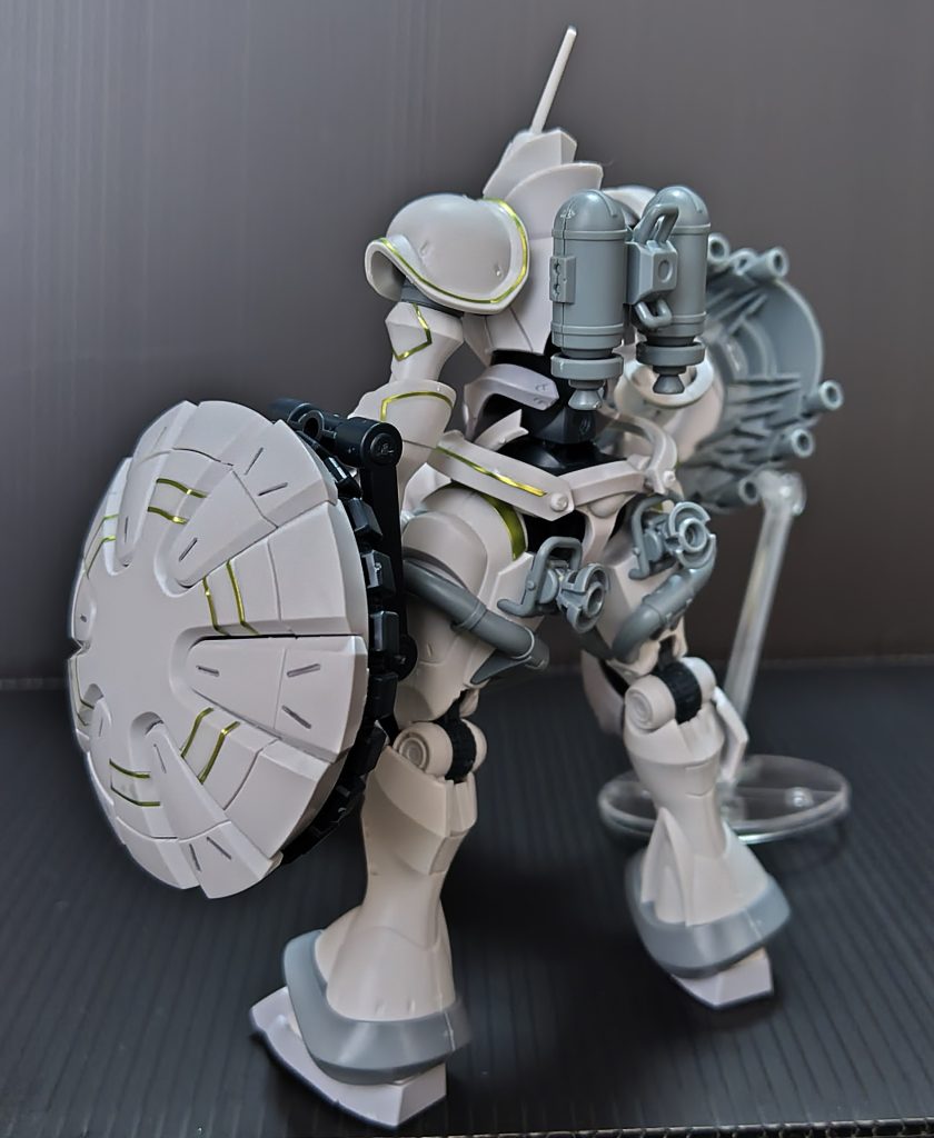 えっ、片手で持てるの⁉️–3枚目/制作者：AKI