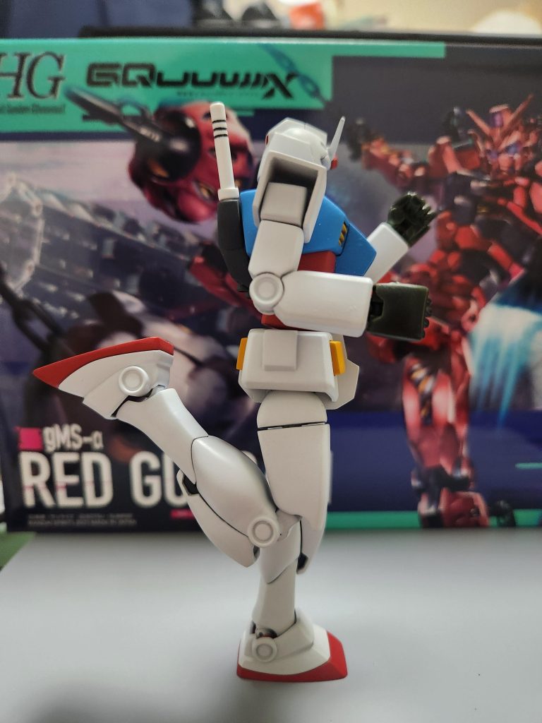 肘は少し削りこみ、膝関節はプラ板で二重関節にしてます。肘はもう少しなんとかしても良かったかもしれません。