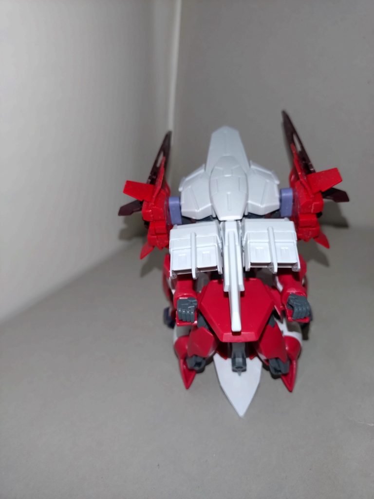 というわけでカレッジアスジャスティスのまずは一般機をご紹介しました。よくよく考えると「MS形態はゴーグル、なのにMA形態だとモノアイ」というガンダムタイプMSはありそうでなかなかありませんね。