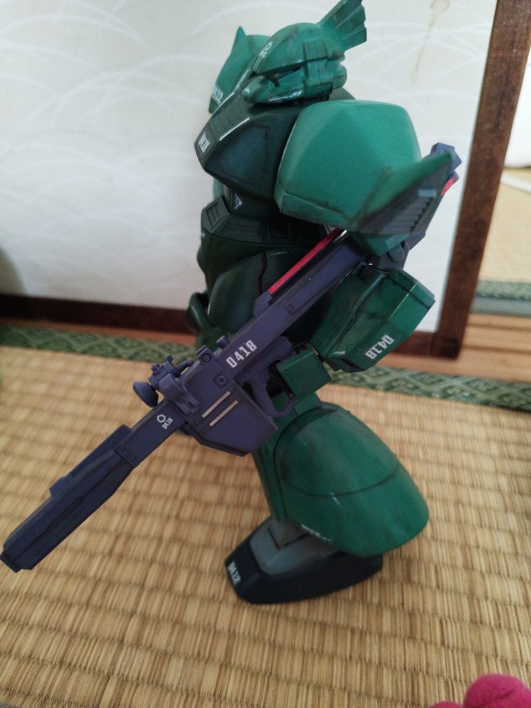 ハードオフで武器無しで2000円で売られていたのでmg作ってみたいという思いがあったので購入しました