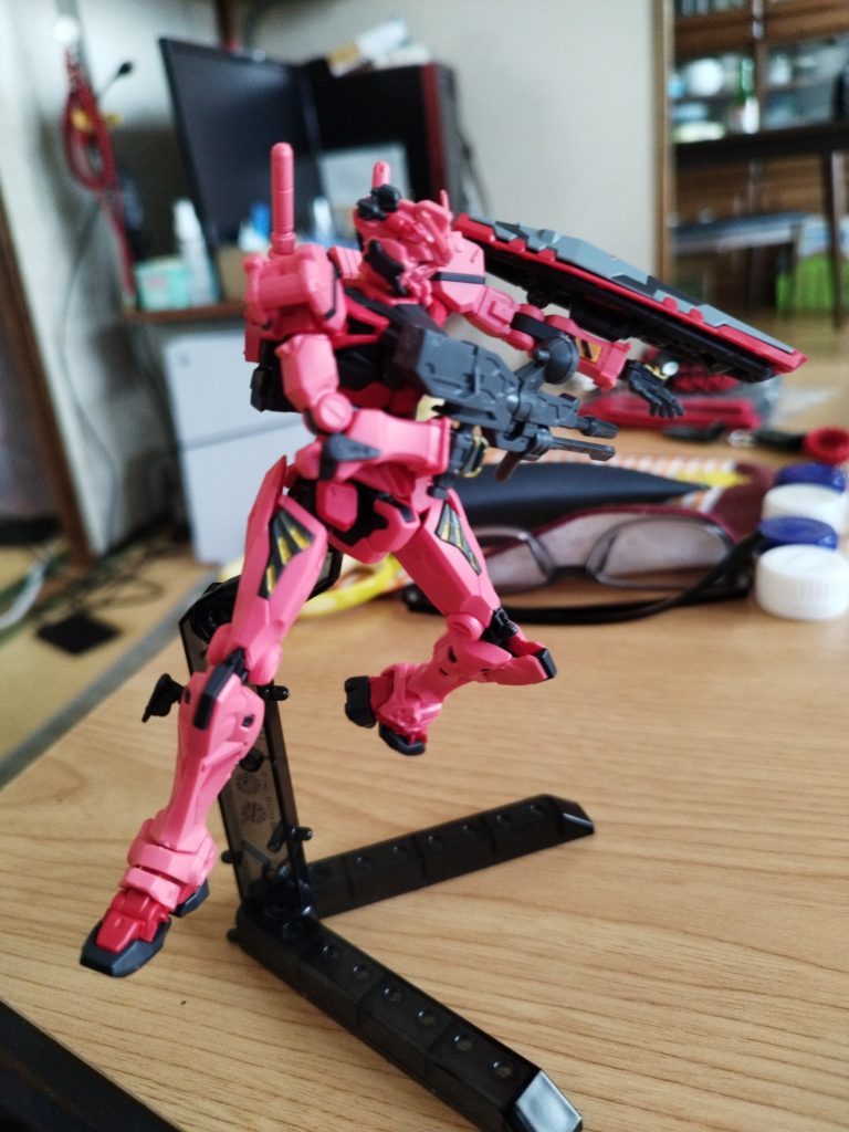 赤いガンダム–2枚目/制作者：ガベライズ