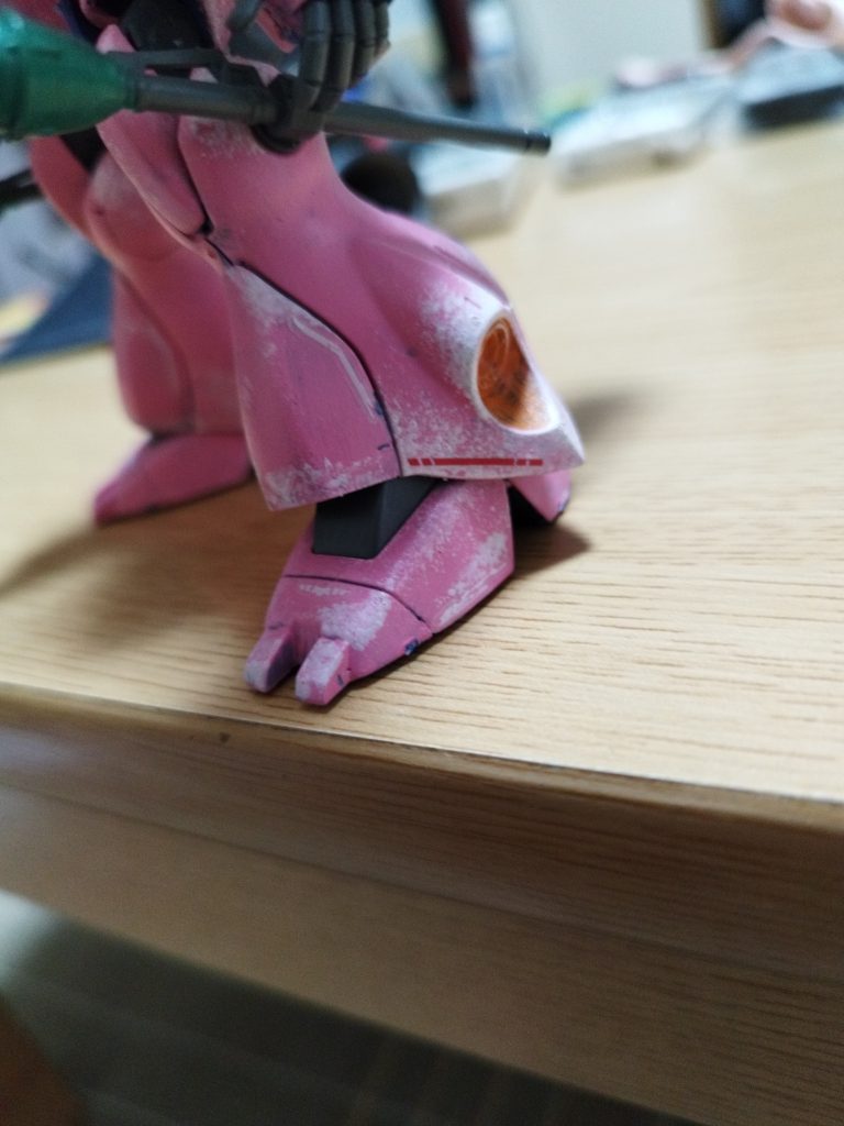 ところどころ白をスポンジで部分塗装していますすこしみこち感が出るのではないでしょうか