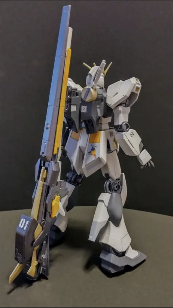 バックショット。スカート部のみに付属のデカールを使ってます。