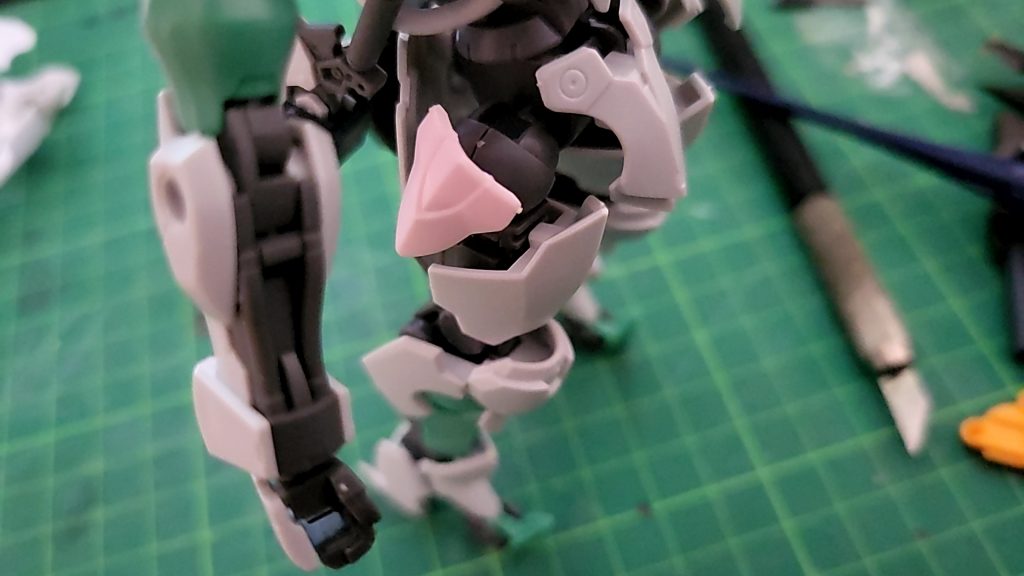 サイドスカートを外した側にはジャンクパーツを取り付け