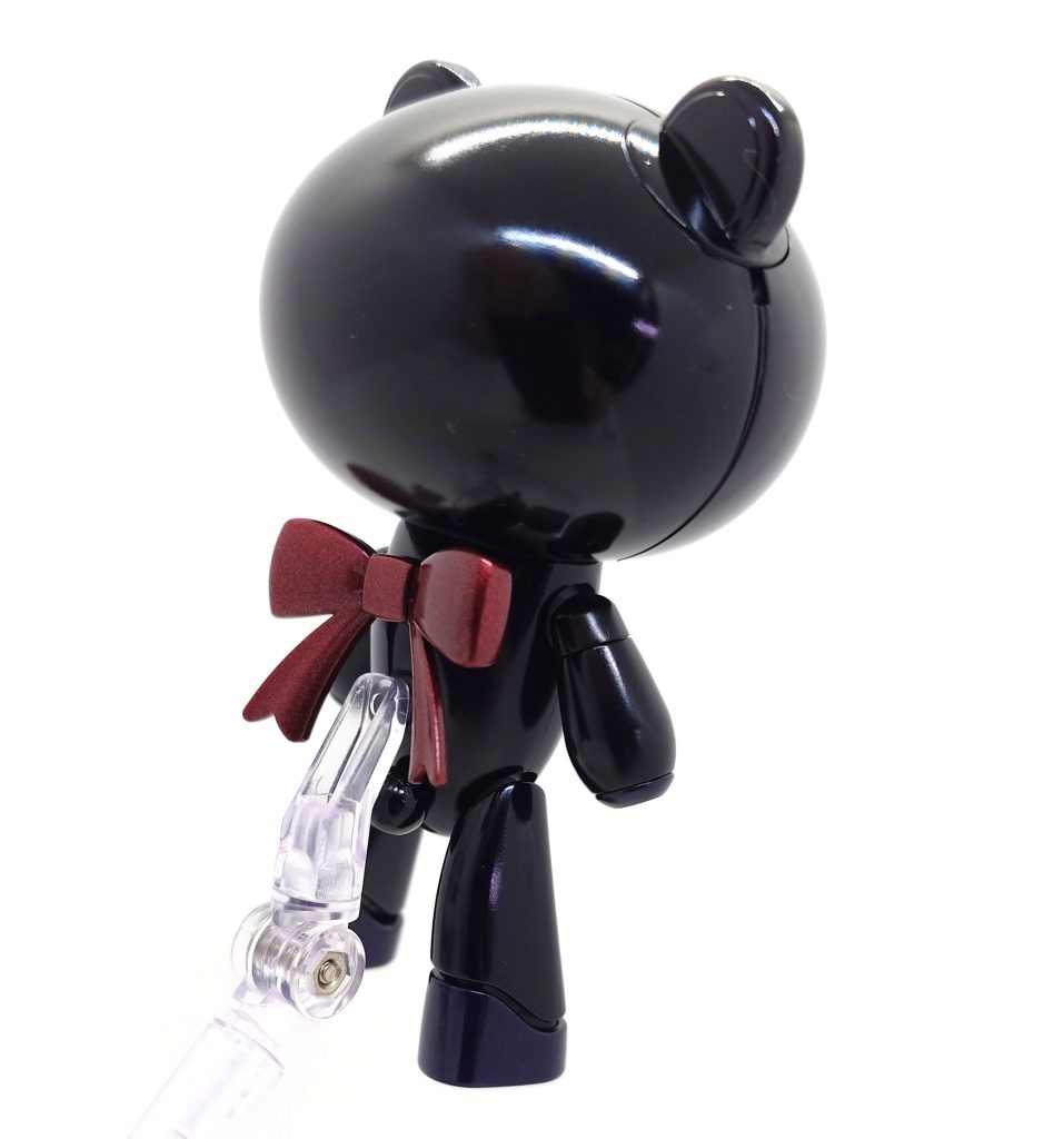 リボンと耳はタミヤのビュアーメタリックレッドを使用しています。