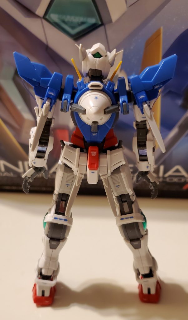 後ろ姿。この機体、どこにもバーニアがない。そんなのも気にならないくらい、カッコ良さに感動してました。とはいえ、本編を見たことない私。どうやって飛ぶかは知りもしない。