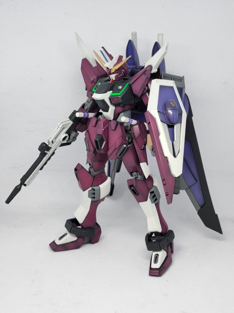 後ろ。ファトゥム(後ろの羽付いたやつ)の方が気に入ったのですが、誤って先っちょの棒状のとこを切断、紛失してしまい…諦めました。