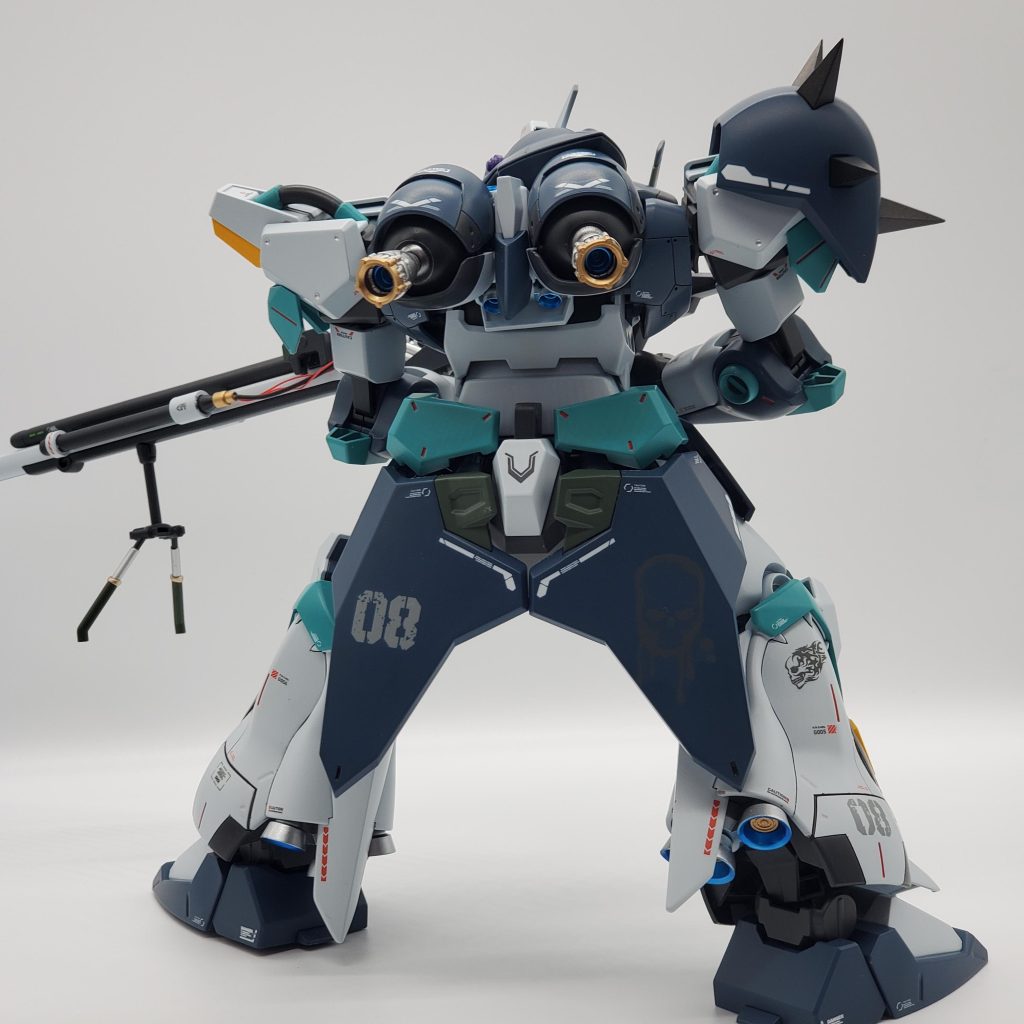 スカートにドクロのデカール貼ったけど、黒なのでよくわかりません