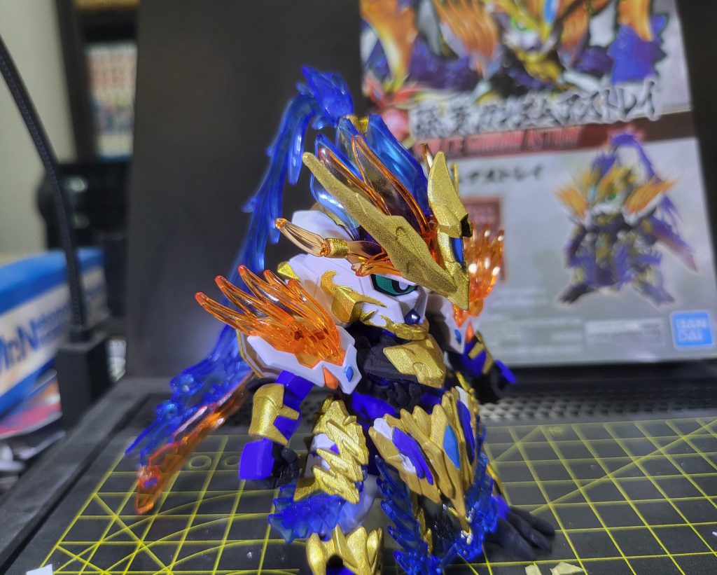 これ実は組み立ての段階でちょんまで？の部分がボッキリ折れましてね(zaku-kao9)なんとか接着剤でくっつけたのですがまたとれそうで怖い((( ；ﾟДﾟ)))ｶﾞｸｶﾞｸﾌﾞﾙﾌﾞﾙ