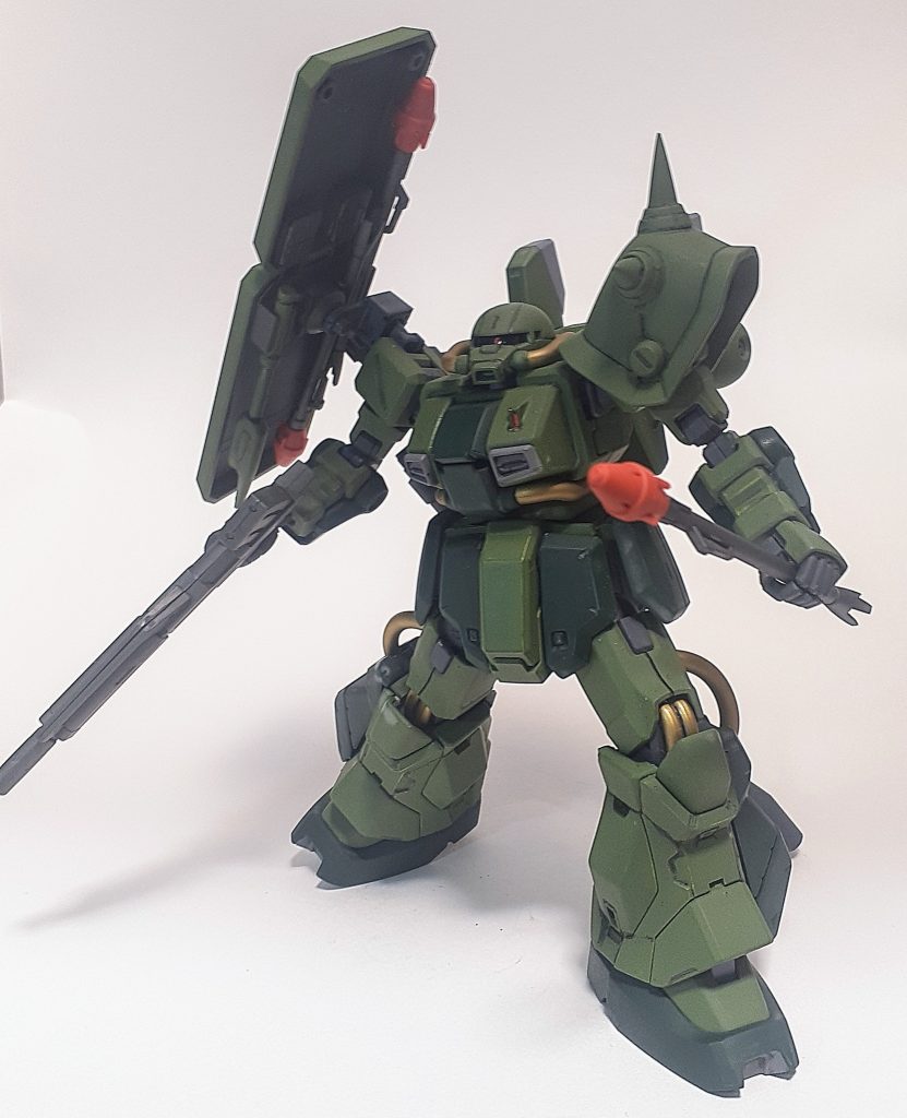 シールド裏のシュツルムファウストは4本から3本に変更。