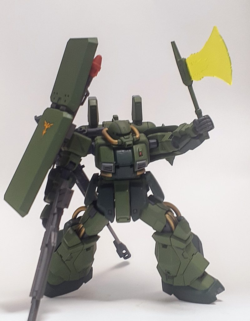 シュツルムファウストを減らしたところにビーム・ソード・アックスをマウントさせてます。