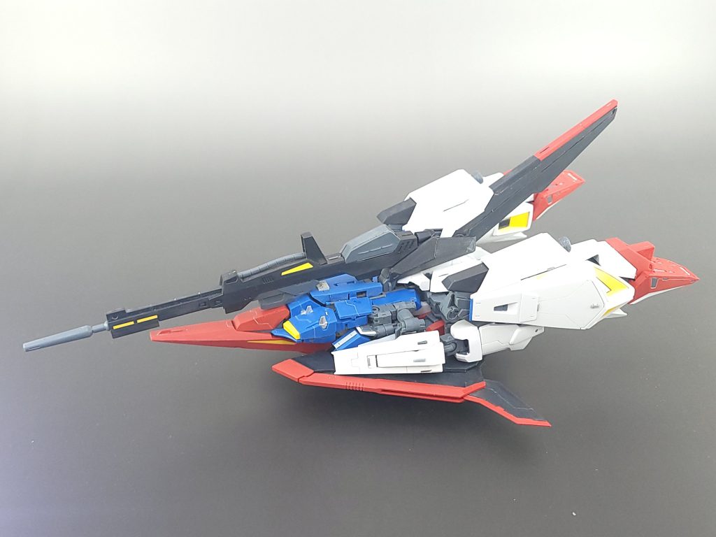 ウェイブ・ライダー形態。無計画に肩幅広げたので若干窮屈。