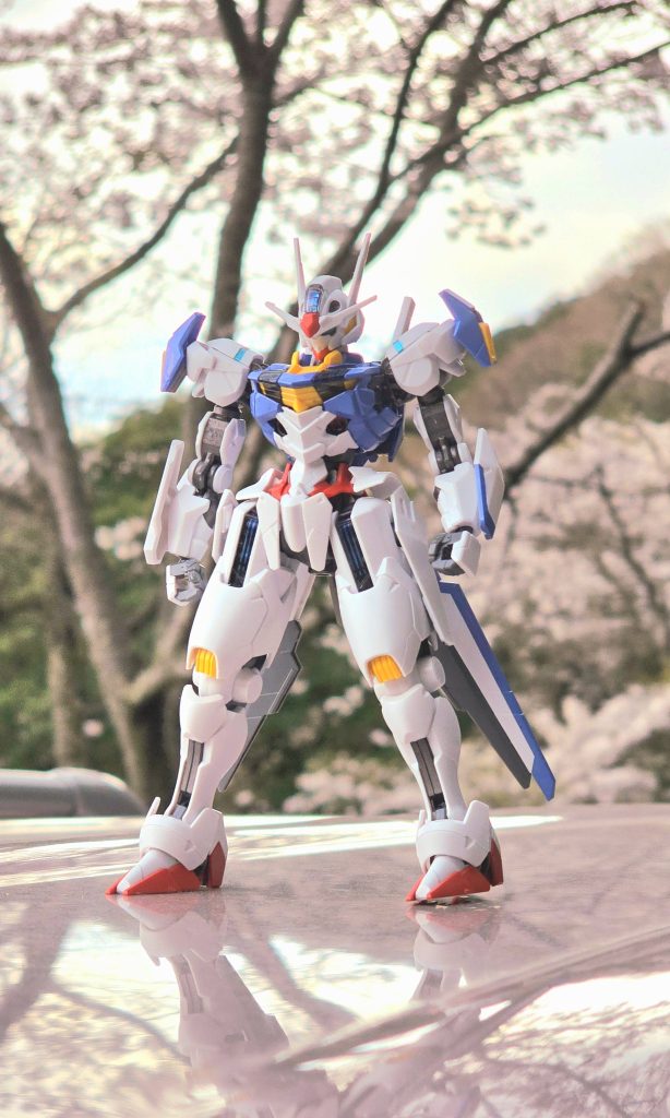 どことなく、バルバトスにも似たような形状。バルバトスを女性にしたようなフォルムですね。