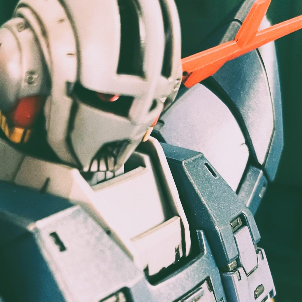 RGジオングのボックスアートとなります。