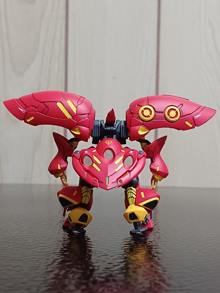 バックから。アーティファクトお馴染みの、アレンジが一番効いてるファンネルコンテナ(zaku-kao5)プルツーカラーもまた良き‼️