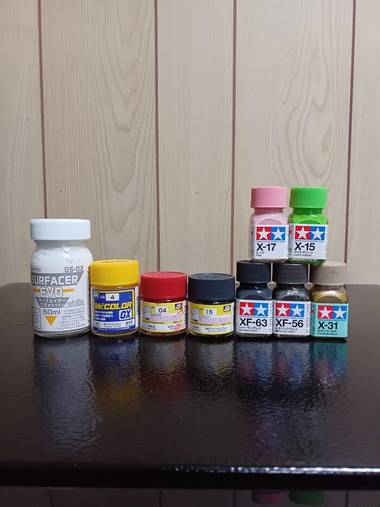 塗料たちです(zaku-kao5)