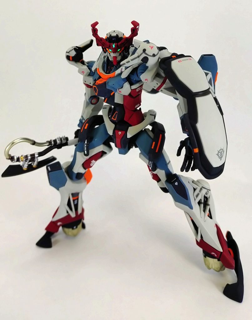 ちょっと獰猛な感じに。拭いきれないエヴァ感、エヴァンダム!