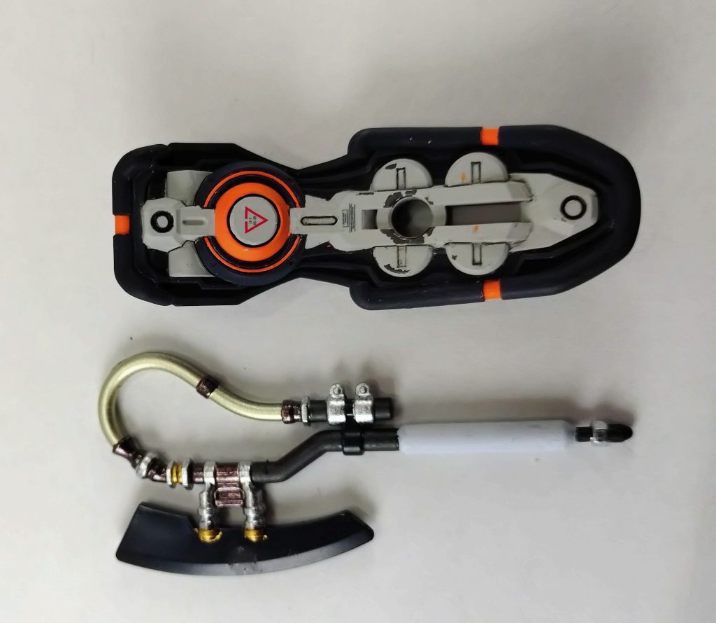 制作後記シールド色ハゲしてますね(笑)塗り分けがとにかくエグい!せめて白いところだけでも別パーツに…そしてトメノスケ!これは塗ってて楽しい!