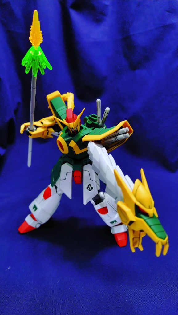 組み換えでドラゴンクローが延長。旧キットでもオプションパーツ別売りで再現できるようになっていたのを思い出します。またフェイロンフラッグも槍状態にでき、かなり遊べる内容で気に入ってます。