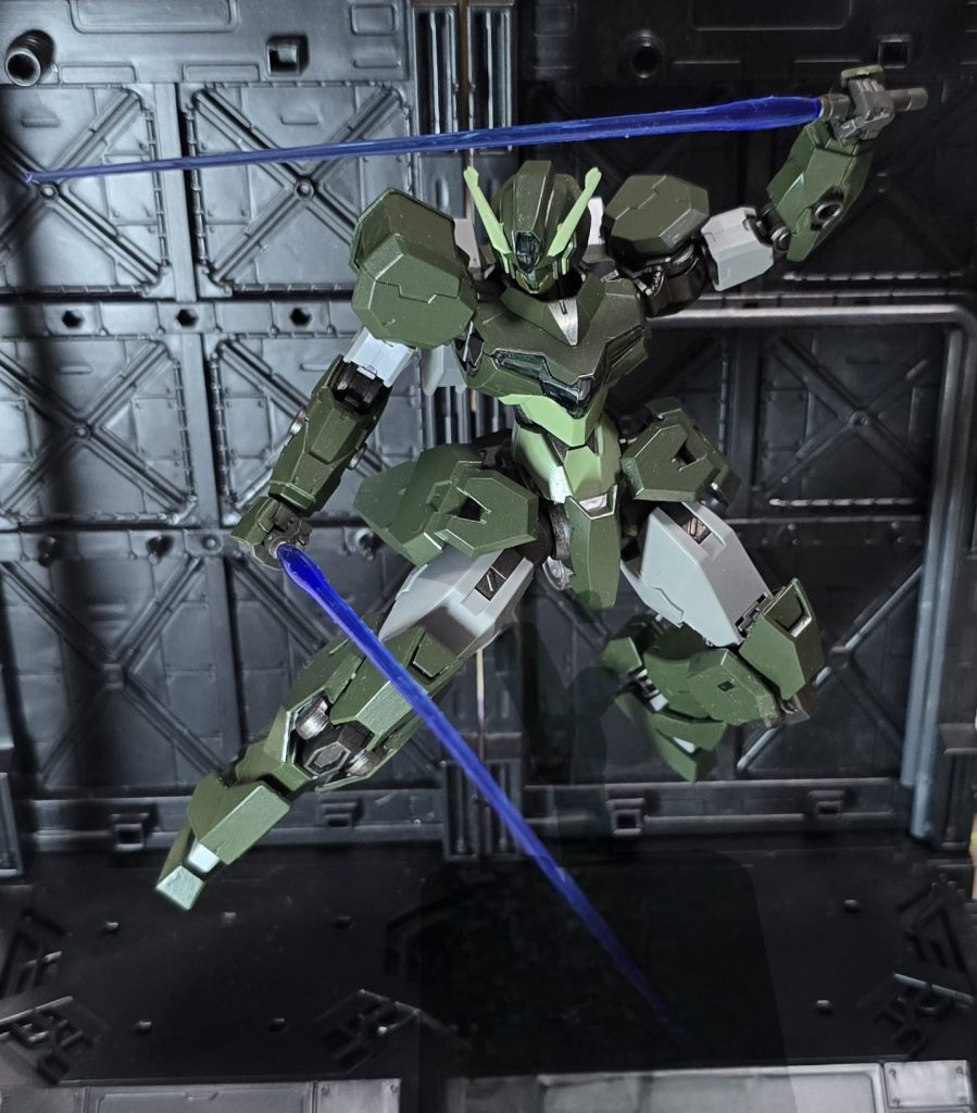 今回、差し色でよもぎ色を使いましたが...量産型ザクⅡのような色合いになりましたね(zaku-kao4)ガンダム界隈では、この色は「ジオンカラー」と呼ばれるようですが、私の中では「中島系戦闘機カラー」ですね。