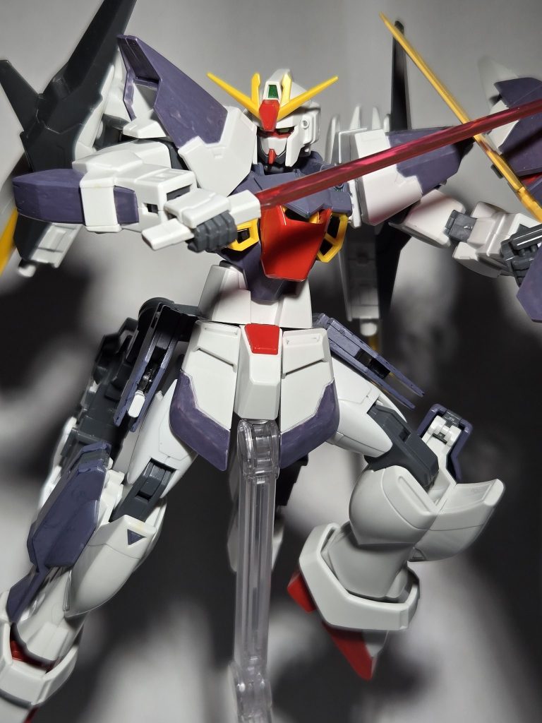 サーベルはAGE-2のサイドスカート？から羽を取り外した隙間に挟んでます