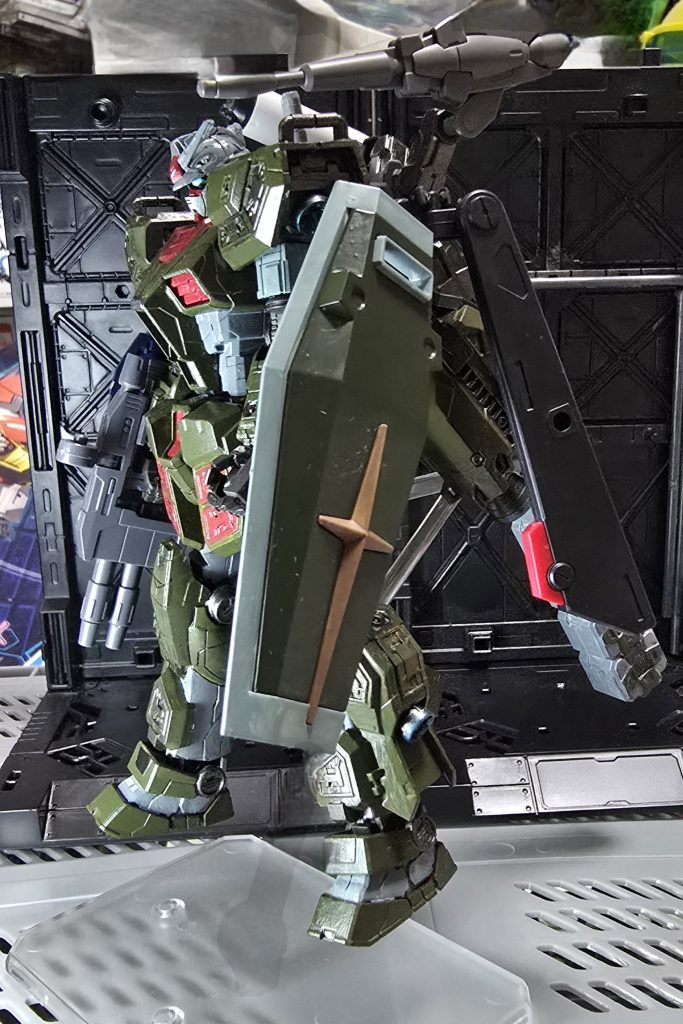 ヤバい。今回初めてミキシングをしたんですが...なかなか良いのができたと、自画自賛(gundam-kao3)たまたま、ライトで目が光ってるのがカッコイイ(zaku-kao6)