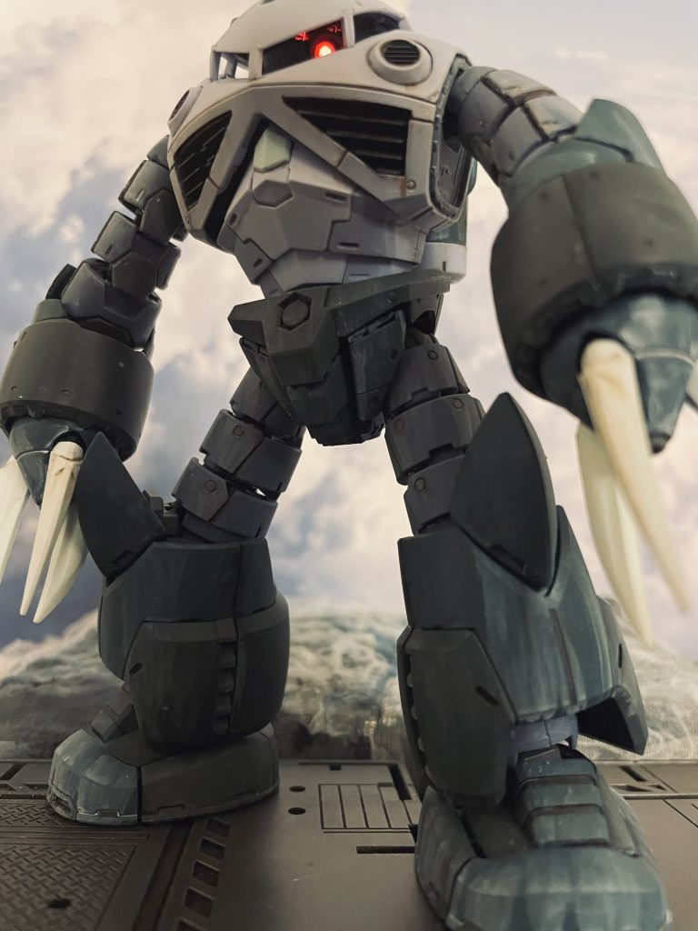 上陸直後のズゴックです。RG量産型ズゴックを使用しています。マルチホワイトでウェザリングを施しています。