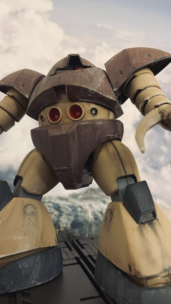 上陸直後のゴッグです。RG量産型ズゴック同様マルチホワイトで全体にウェザリングを入れています。